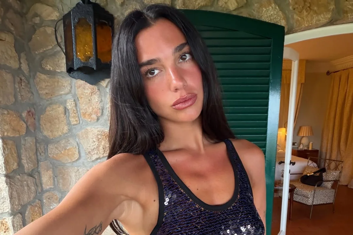 A cantora Dua Lipa A cantora Dua Lipa