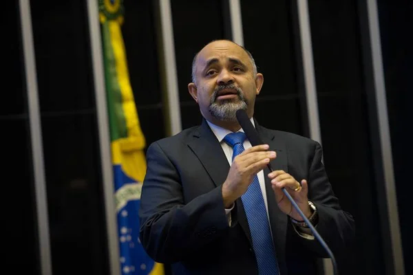 Governo publica exonerações do Esporte, Conab, Dnocs, Saúde e MDS