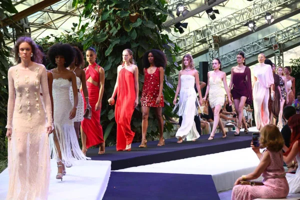 Desfile Le Blog, pela multimarcas Hills - Metrópoles