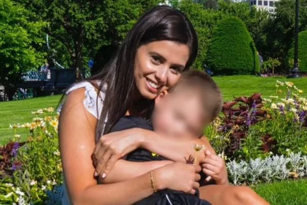 Foto de Bruna Ferreira, ex-cunhada de porta voz da Casa Branca detida pelo ICE