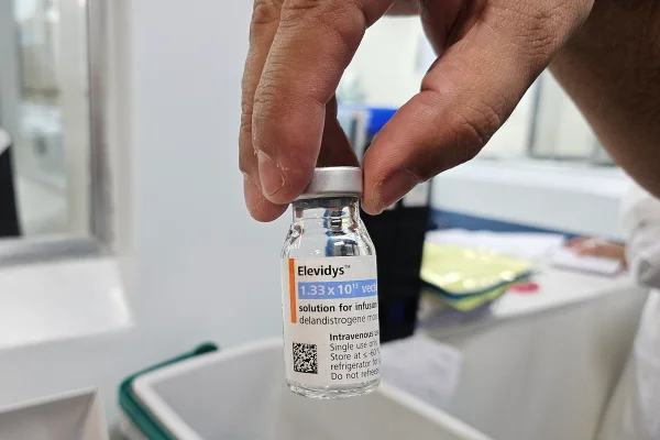 Imagem do frasco de Elevidys. Metrópoles