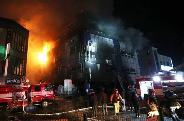 Incêndio em academia deixa 28 mortos na Coreia do Sul
