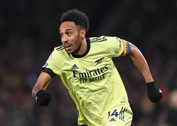 Arsenal anuncia que Aubameyang rescindiu contrato com o clube