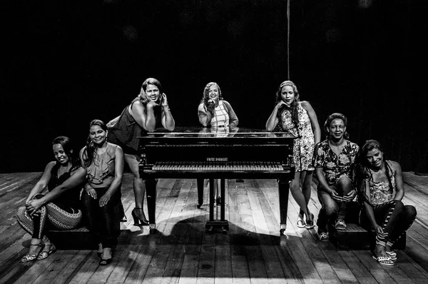 Trabalhadoras terceirizadas da UnB são modelos em ensaio fotográfico