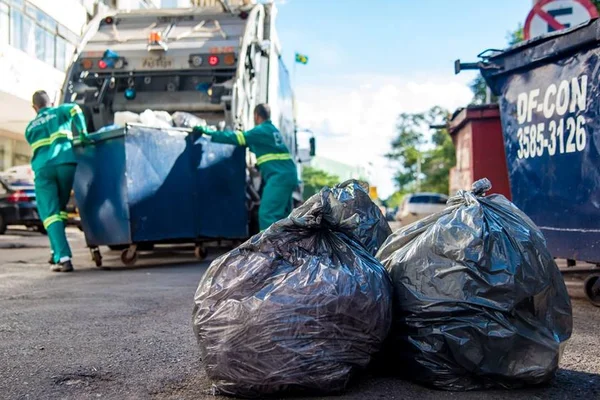 Menos de 5% do lixo produzido em Brasília é reciclado