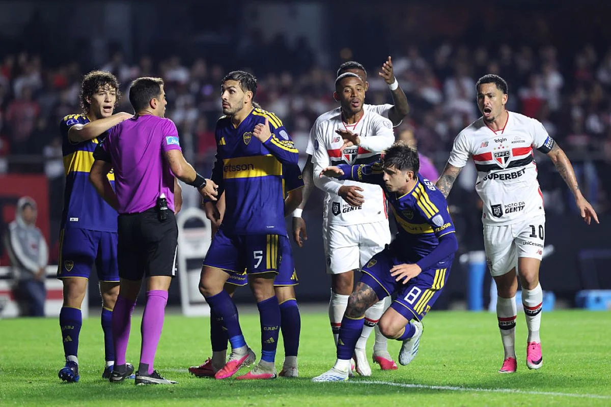 São Paulo e Boca Juniors se enfrentaram pela Copa Sul-Americana São Paulo e Boca Juniors se enfrentaram pela Copa Sul-Americana