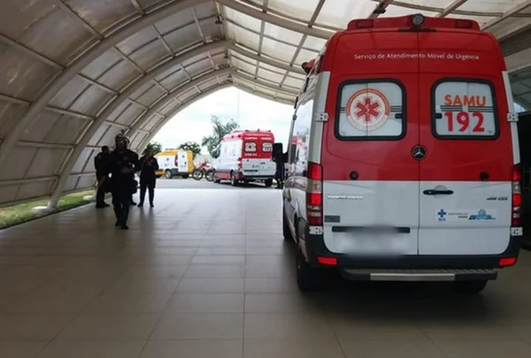 foto de uma ambulância do samu na paraíba