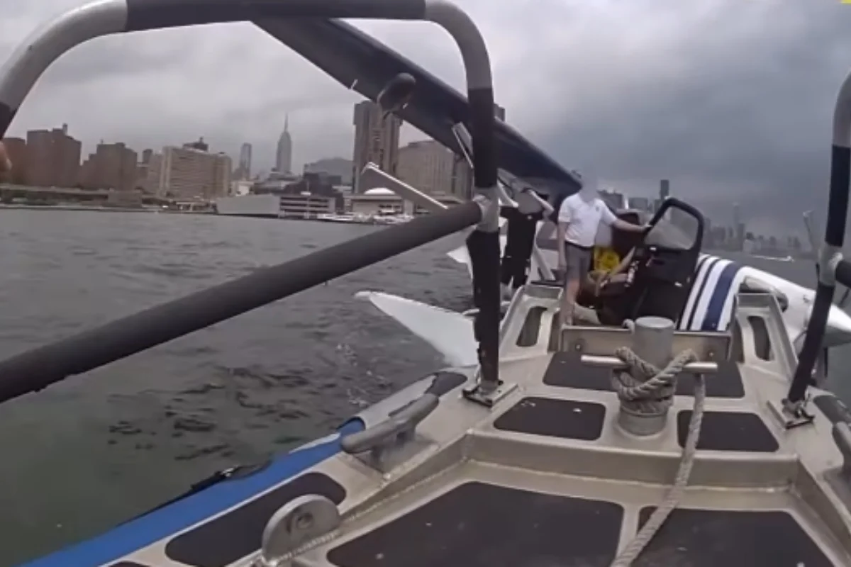 Resgate em Hidroavião no East River Causa Alívio Para passageiros