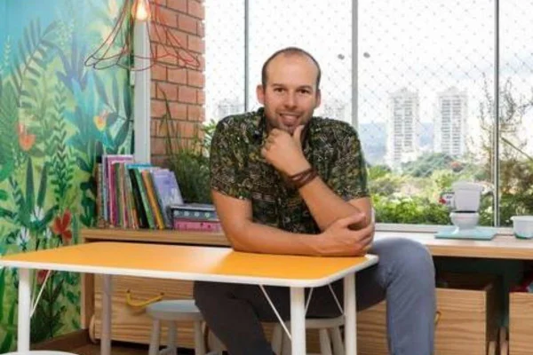 Jefferson Dias Aguiar é um homem branco