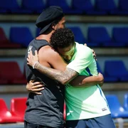 Neymar, adepto das transformações, muda de novo o visual. Confira - imagem 6