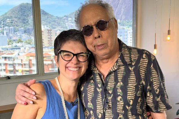 “Arte de não morrer”, diz Sandra Annemberg ao homenagear Jards Macalé