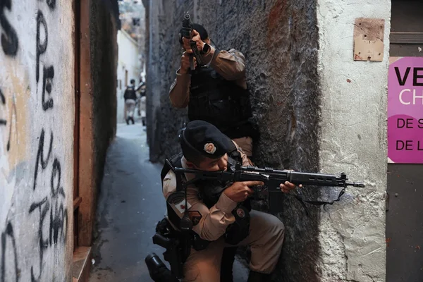 Policia Militar contra tráfico de drogas