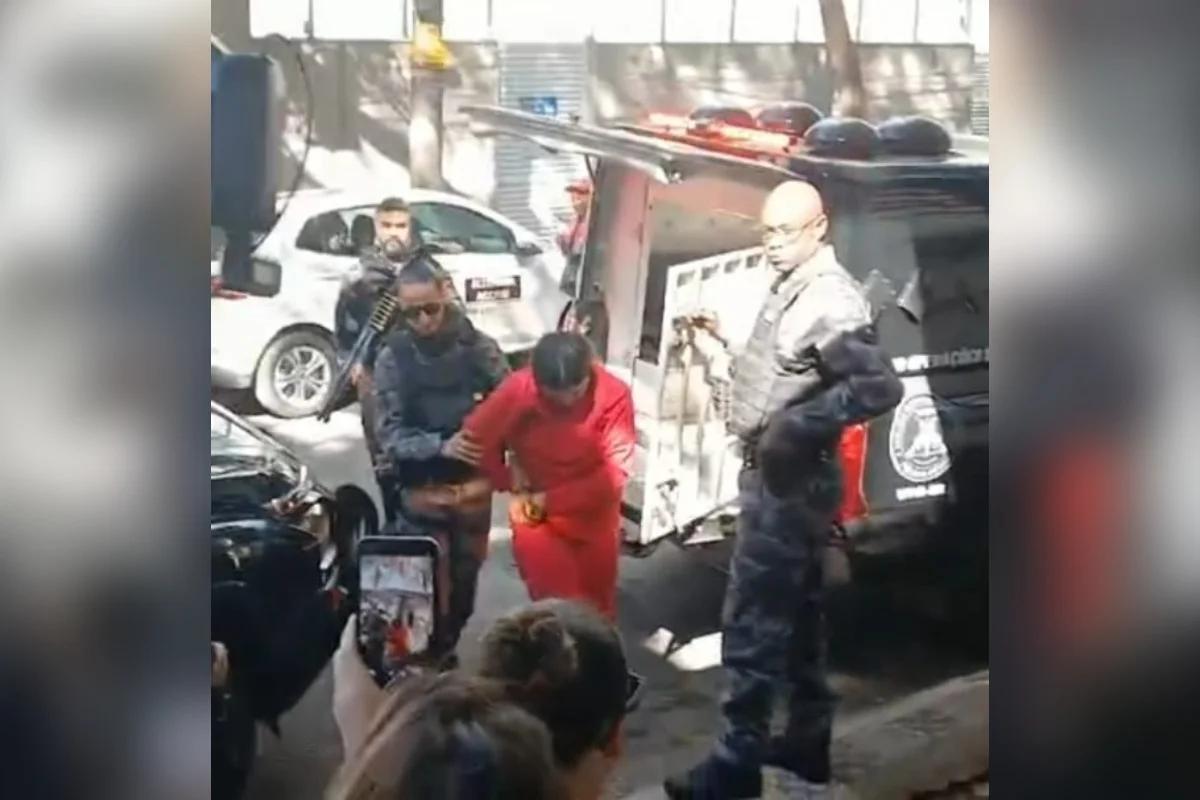 Diarista que matou casal em BH chegando para reconstituição Diarista que matou casal em BH chegando para reconstituição