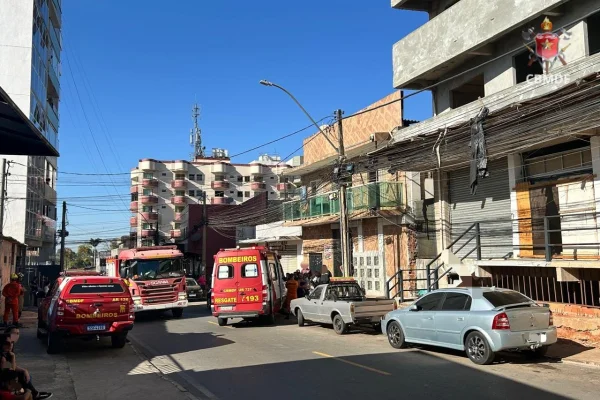 Homem caiu de prédio enquanto comemorava emprego de amigo de infância