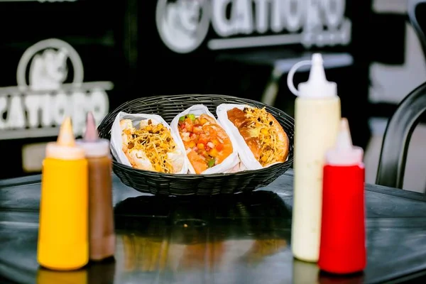 Catioro Food: primeiro hot-dog totalmente vegano do país é de Brasília