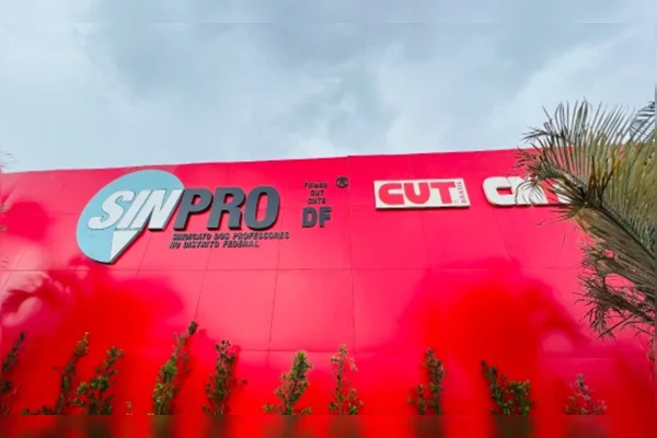 Em meio a anúncio de greve, Chapa 1 vence eleição do Sinpro-DF