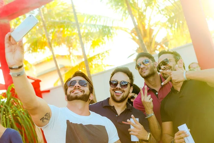 Vighini, Raphael Lobato, Daniel Andrade, Flávio Branquinho Vighini, Raphael Lobato, Daniel Andrade, Flávio Branquinho