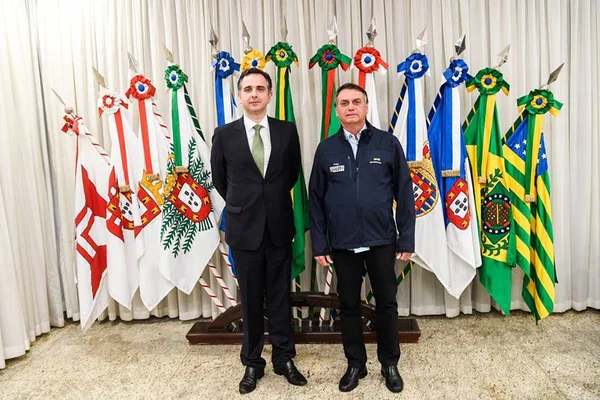 Bolsonaro embarca para os EUA, onde participará da Cúpula das Américas