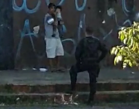 pai faz filho de refém em Santa Maria