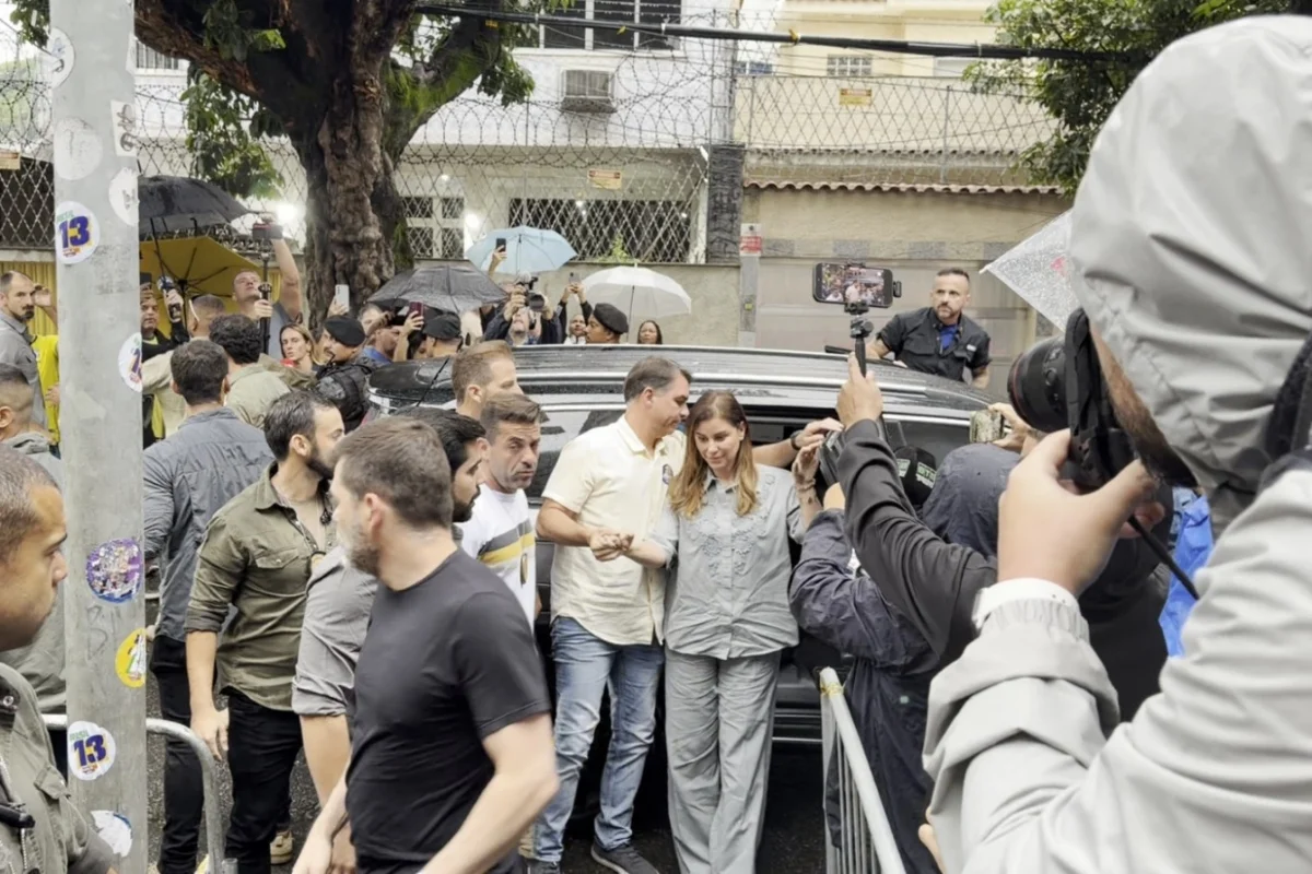 Flávio e Fernanda Bolsonaro Flávio e Fernanda Bolsonaro
