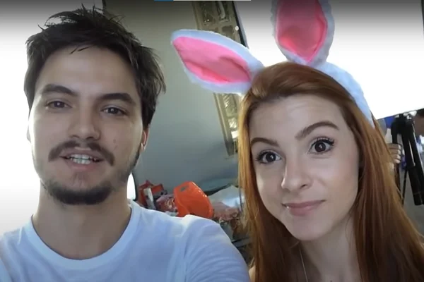 Imagem colorida de Maddu Magalhães e Felipe Neto