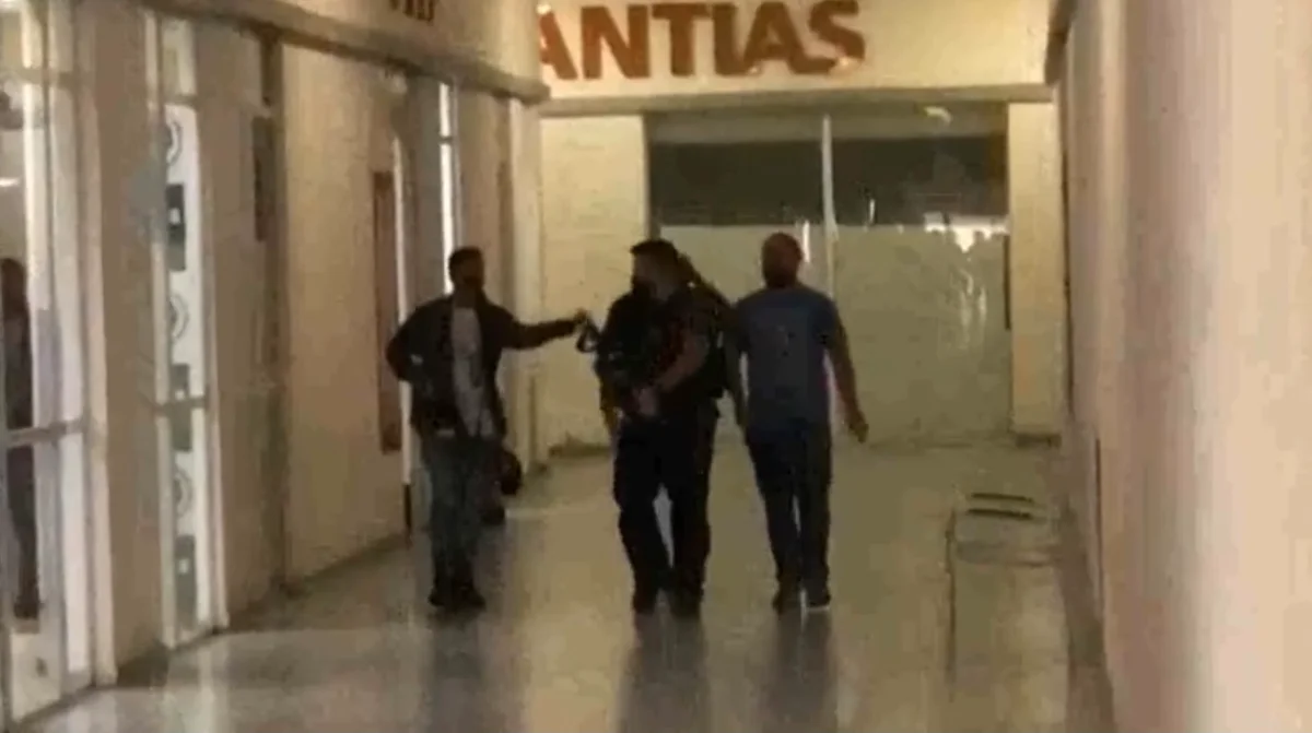 Nego do Borel chega na Delegacia para esclarecer desaparecimento no Rio Nego do Borel chega na Delegacia para esclarecer desaparecimento no Rio