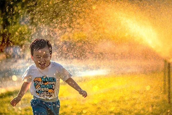 Excesso de sol e de brincadeiras pode causar desmaios em crianças