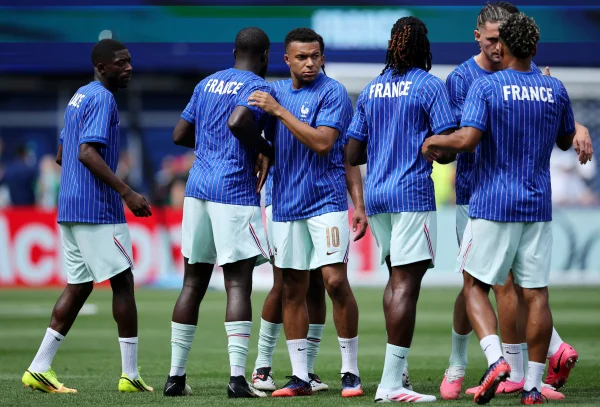 Copa: Mbappé e Tchouaméni devem jogar contra a Espanha, diz jornal - destaque galeria Copa: Mbappé e Tchouaméni devem jogar contra a Espanha, diz jornal - destaque galeria