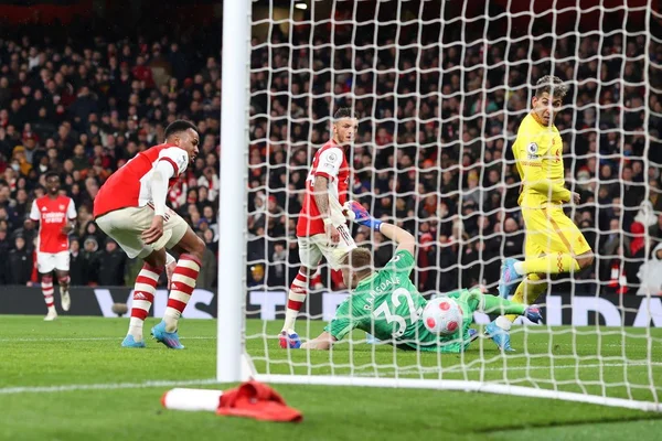 Liverpool derrota o Arsenal por 2 x 0 fora de casa