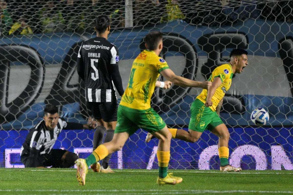 Botafogo perde na Argentina e é eliminado da Sul-Americana