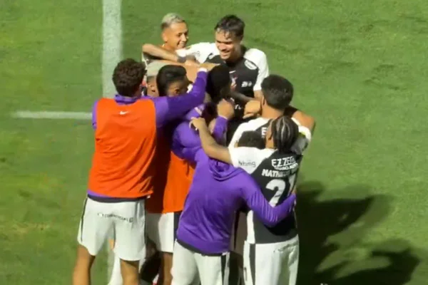 Foto colorida do jogo entre Corinthians e São Bernardo - Metrópoles