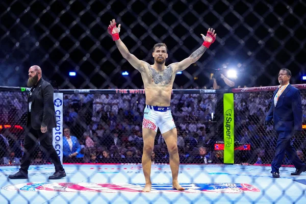 Mais um nocaute brasileiro: Ruffy vence Chandler no UFC da Casa Branca 9 Maurício Ruffy vence Chandler no UFC da Casa Branca
