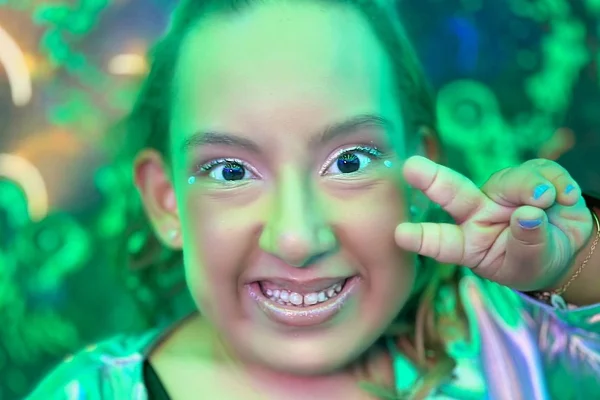 Foto colorida de MC Divertida - Metrópoles