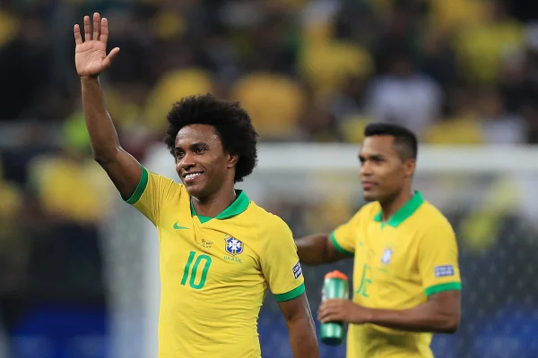 Willian e Roger Guedes estão próximos de serem anunciados pelo Corinthians