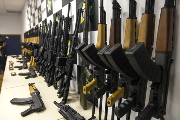 Armas do crime vêm de Paraguai e EUA pela Tríplice Fronteira, diz PF
