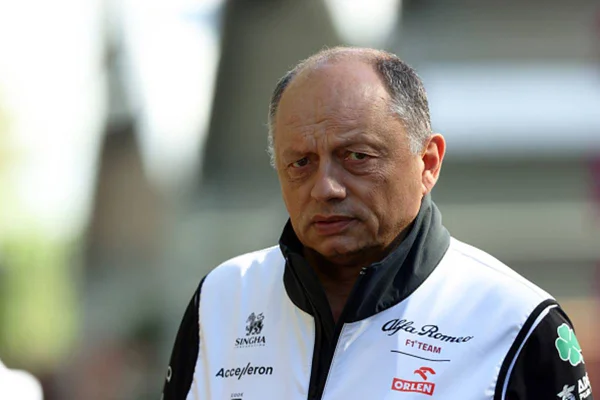Imagem colorida de Frédéric Vasseur, chefe da Ferrari - Metrópoles