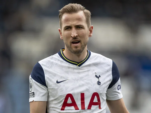 Harry Kane mira artilharia histórica da seleção inglesa
