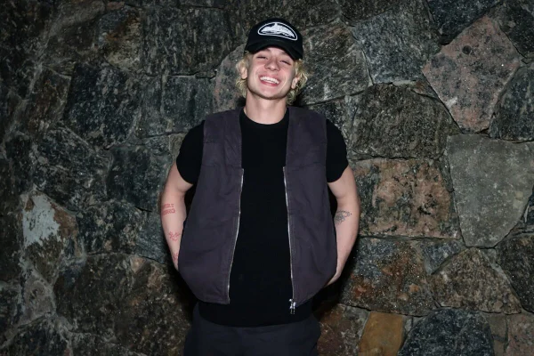 Juliano Floss estava entre os convidados presentes no after do Dança dos Famosos - Metrópoles