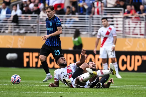 Foto colorida de River Plate e Inter Milão - Metrópoles