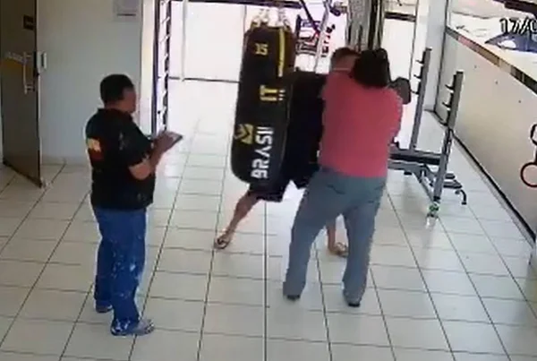 Internado, síndico agredido por personal passa mal e preocupa família