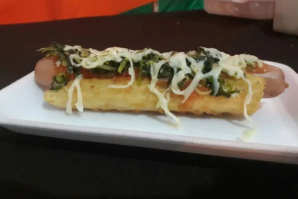 Marca brasiliense oferece churros de hot dog e hambúrguer