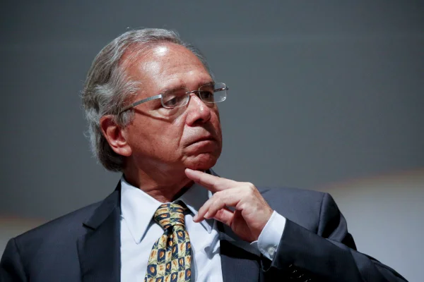 Câmara quer ouvir Guedes, BB e Caixa sobre saída da Febraban