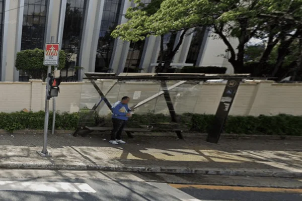 homem pauladas morador de rua volta a atacar