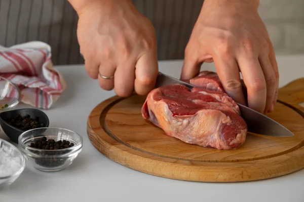 Carne azul: mercado recusou devolução de produto vendido estragado