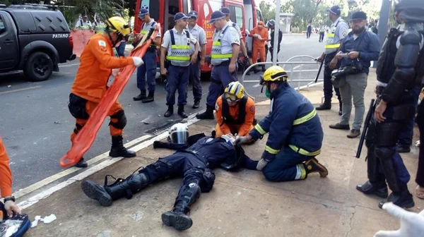 Confusão na Esplanada deixa manifestantes e policiais feridos