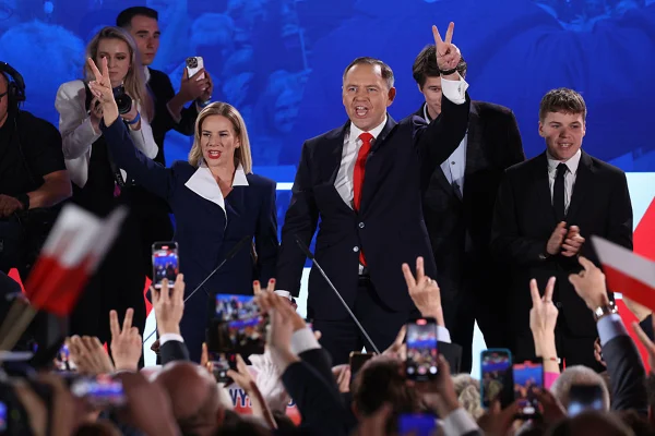 Aliado de Trump, Karol Nawrocki vence eleição presidencial na Polônia