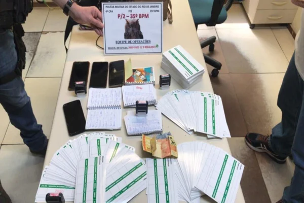PM descobre esquema de extorsão e desarticula milícia em cidade do Rio
