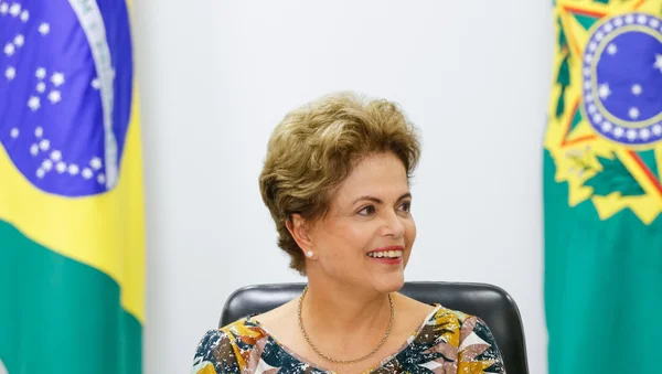 Dilma cumprimenta, por telefone, presidente eleito da Argentina, Mauricio Macri