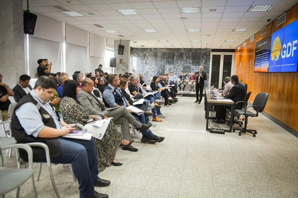 Celina Leão se reuniu com administradores regionais no Palácio do Buriti para discutir a integração da gestão das cidades do DF Celina Leão se reuniu com administradores regionais no Palácio do Buriti para discutir a integração da gestão das cidades do DF