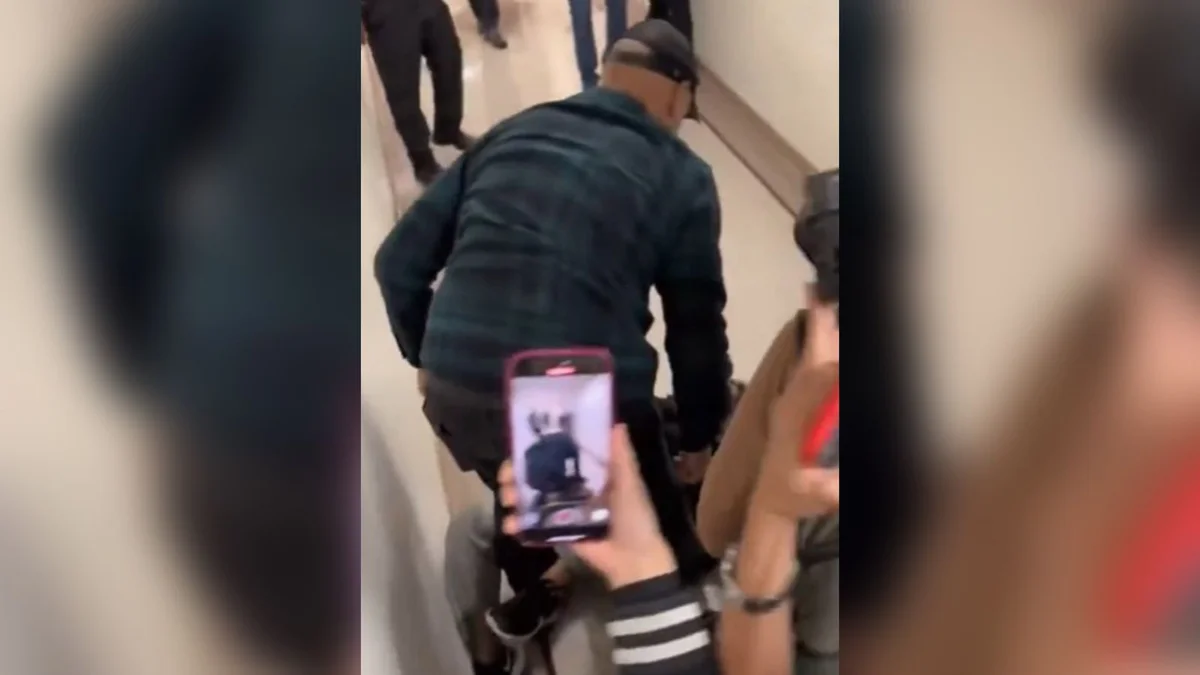 Mulher equatoriana agredida por agente de imigração